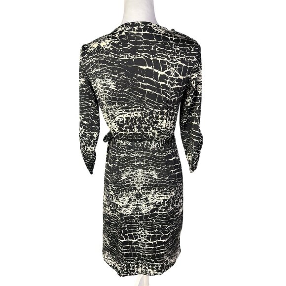 Vintage Jonathan Martin Women's V-Neck Wrap Dress With 3/4 Sleeves Knee Length - Picture 7 of 12